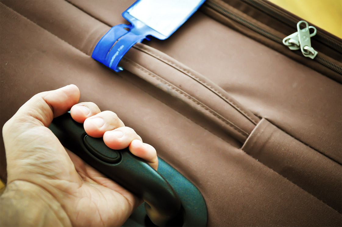luggage repair store